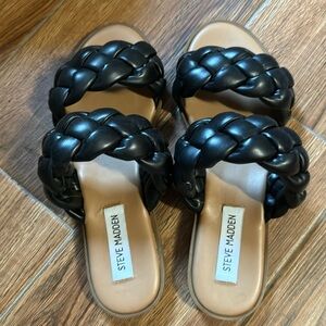 Like new condition steve madden braided black sandal size 7